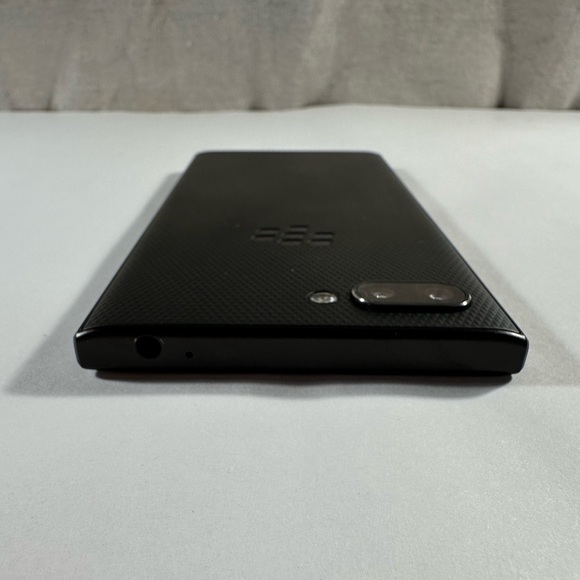 BlackBerry Key2 Unlocked - Picture 5 of 6